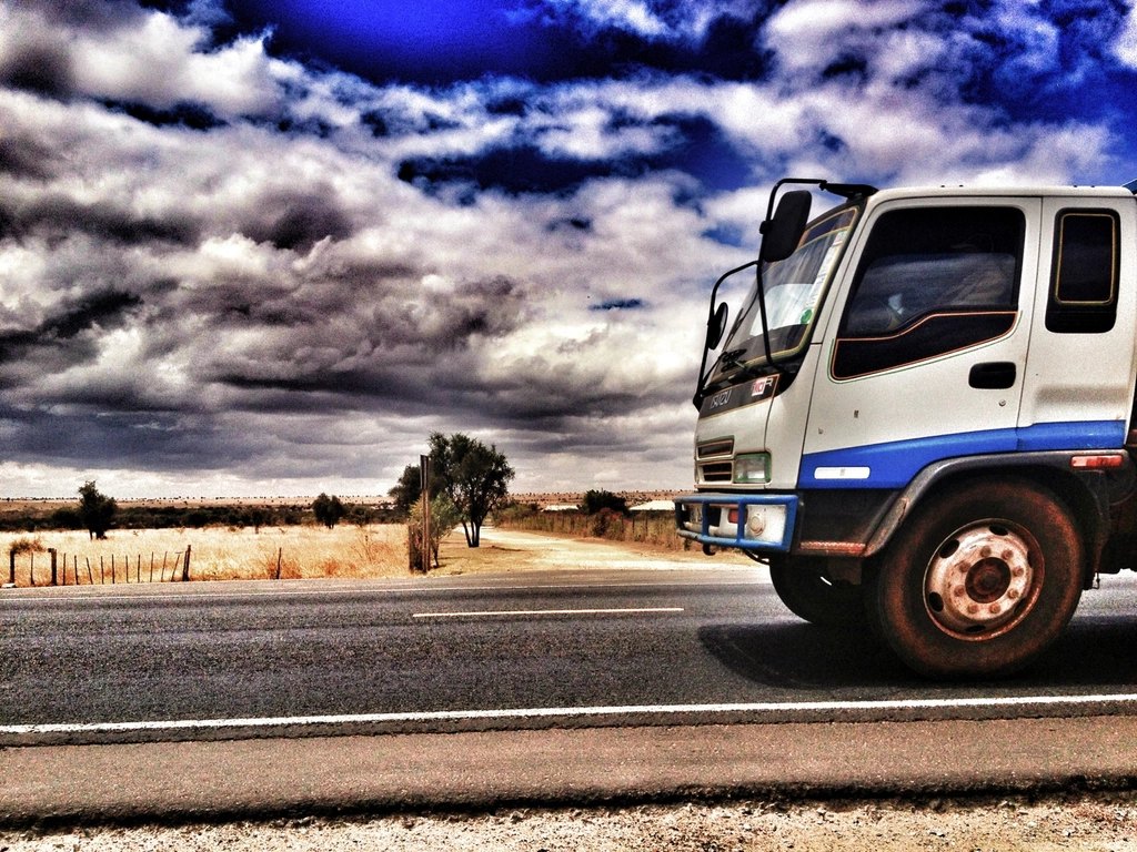 Iveco Tector 170E22 Chasis con caja seca